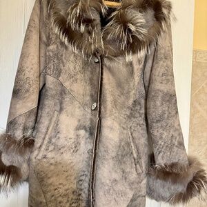 Sheepskin coat with fox fur